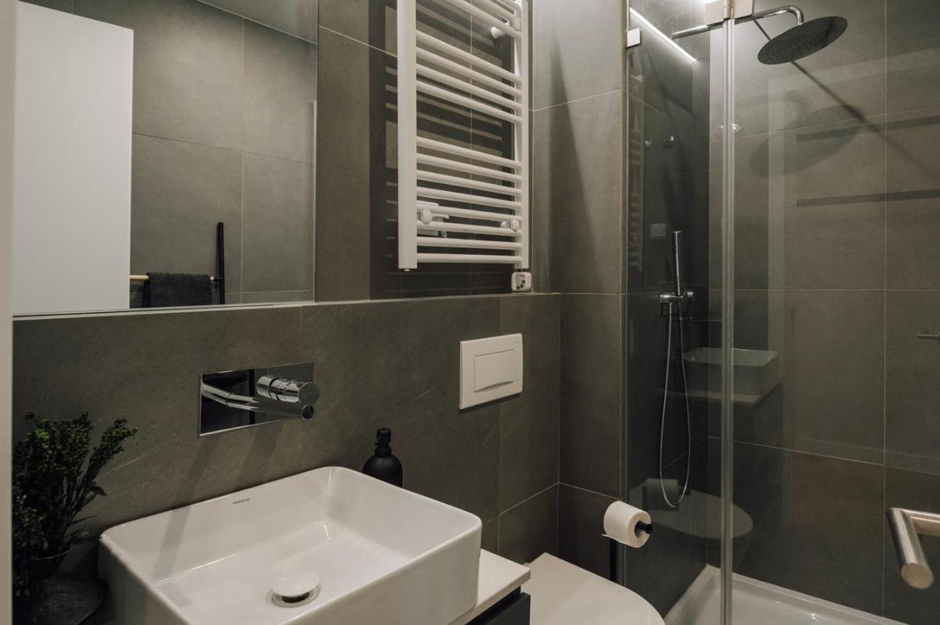 Apartment Biel - 2 Bedrooms, Pool And Parking In Arroios