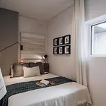 Biel - 2 Bedrooms, Pool And Parking In Arroios