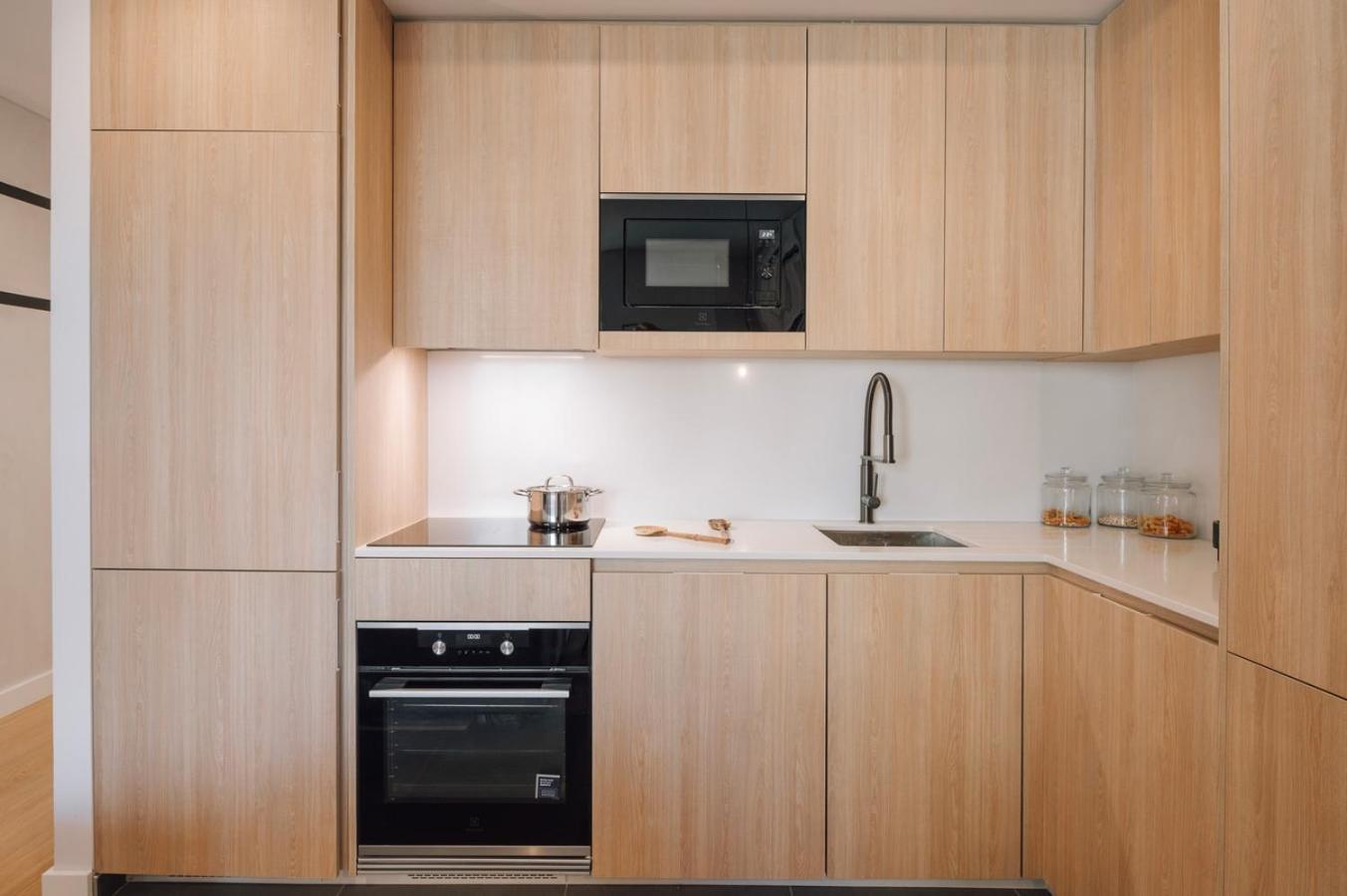 Biel - 2 Bedrooms, Pool And Parking In Arroios Lisboa