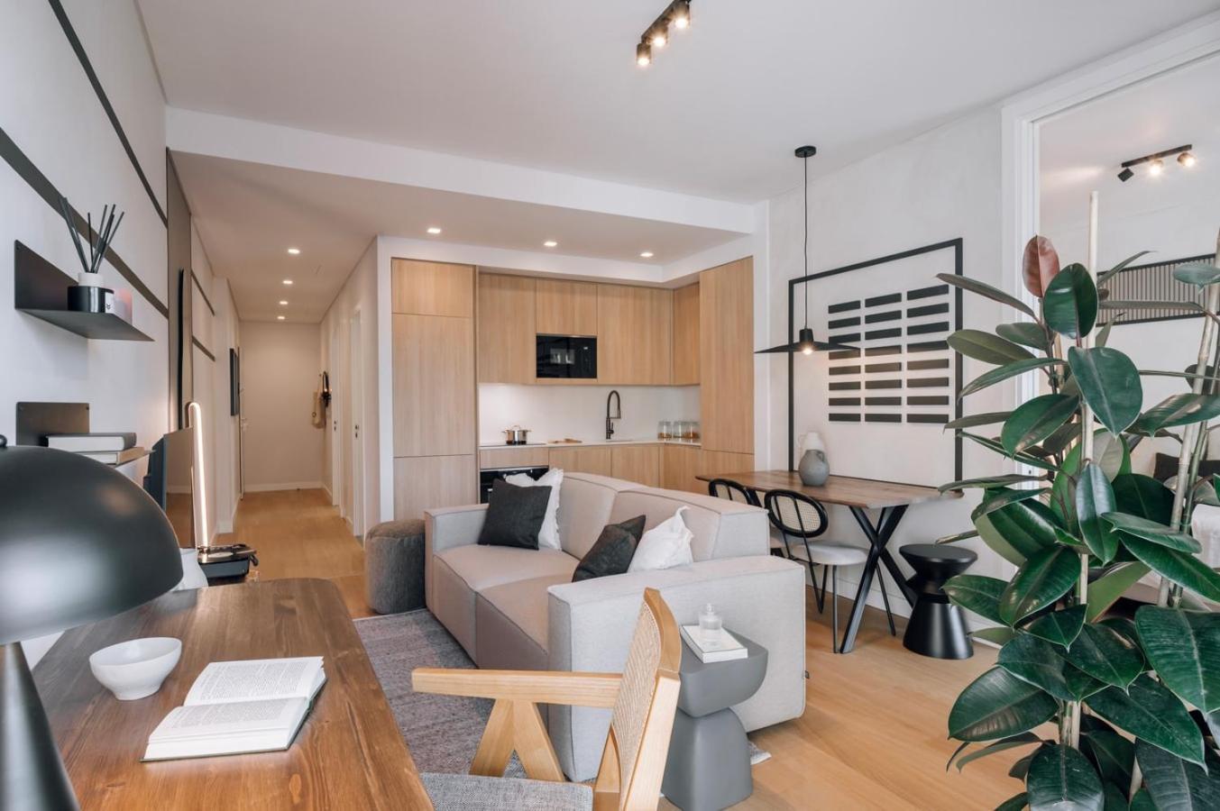 Biel - 2 Bedrooms, Pool And Parking In Arroios Lejlighed